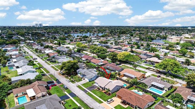 10471 NW 21st Ct, Sunrise, FL 33322