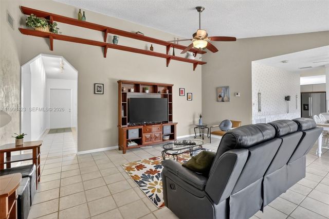 10471 NW 21st Ct, Sunrise, FL 33322