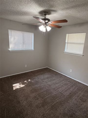 1005 Fairfax Court, Arlington, TX 76015