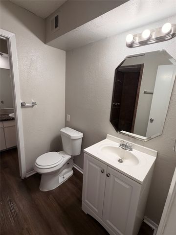 1005 Fairfax Court, Arlington, TX 76015