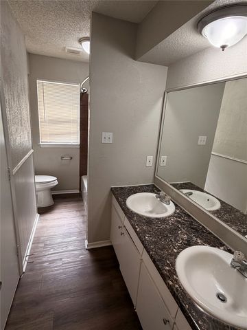 1005 Fairfax Court, Arlington, TX 76015