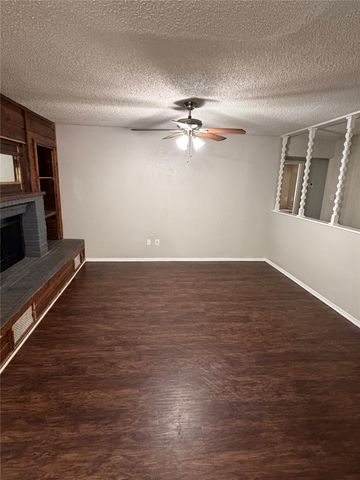 1005 Fairfax Court, Arlington, TX 76015