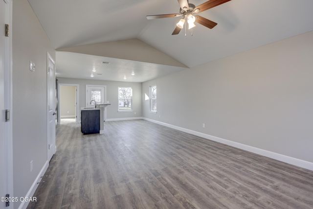 616 N Ball Street, Webb City, MO 64870