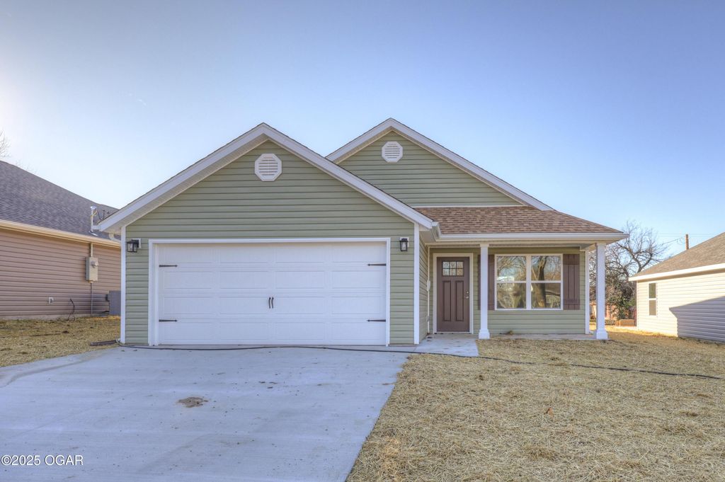 616 N Ball Street, Webb City, MO 64870