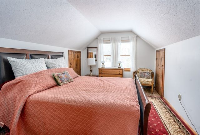 18 Jay Dee Ln, Eastham, MA 02642