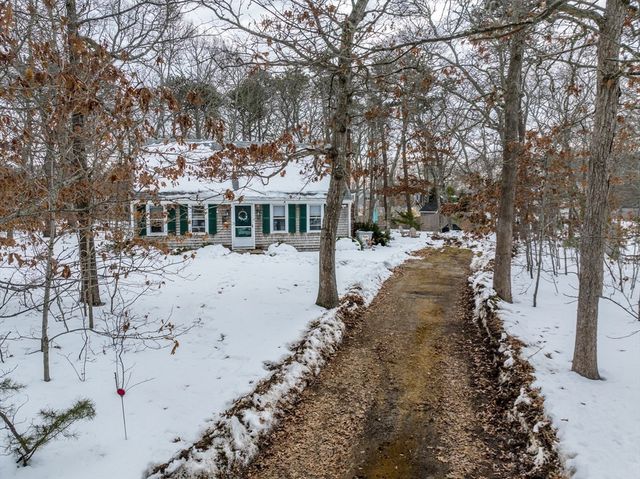 18 Jay Dee Ln, Eastham, MA 02642