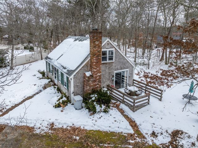 18 Jay Dee Ln, Eastham, MA 02642