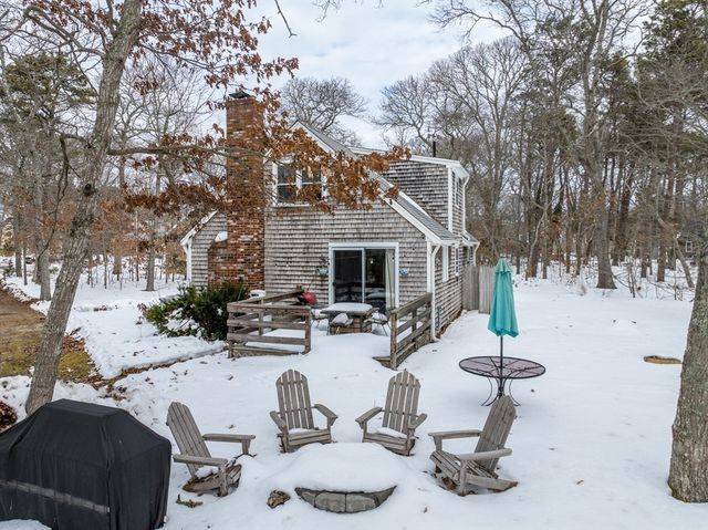 18 Jay Dee Ln, Eastham, MA 02642