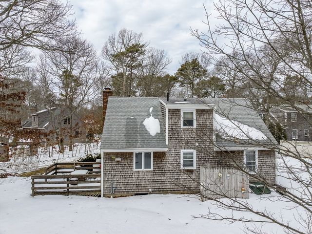 18 Jay Dee Ln, Eastham, MA 02642