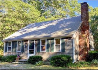 18 Jay Dee Ln, Eastham, MA 02642