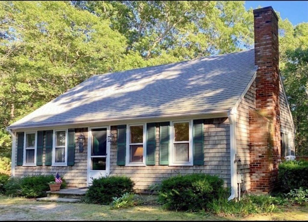 18 Jay Dee Ln, Eastham, MA 02642