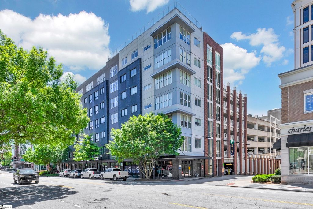 100 E Washington Street Unit 65, Greenville, SC 29601