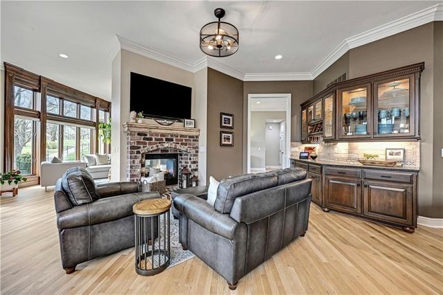 15212 Linden Street, Leawood, KS 66224