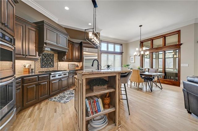 15212 Linden Street, Leawood, KS 66224