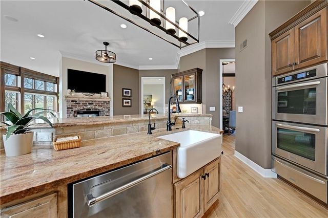 15212 Linden Street, Leawood, KS 66224