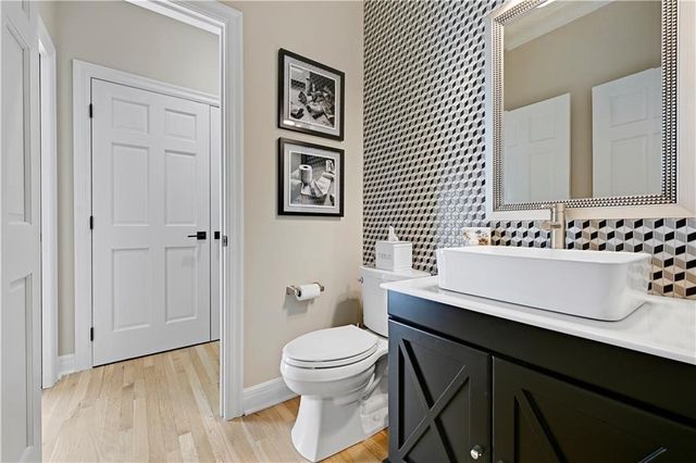 15212 Linden Street, Leawood, KS 66224