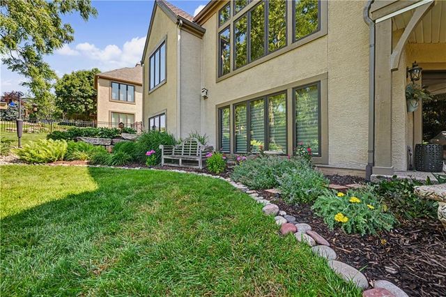 15212 Linden Street, Leawood, KS 66224