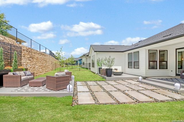 1604 DANCING OAK LN, San Marcos, TX 78666