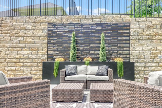 1604 DANCING OAK LN, San Marcos, TX 78666