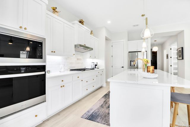 1604 DANCING OAK LN, San Marcos, TX 78666