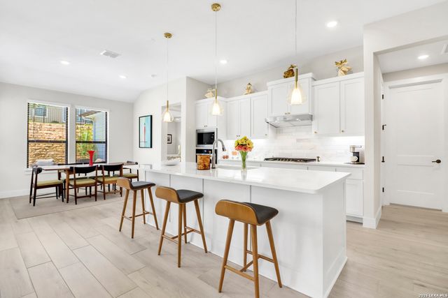 1604 DANCING OAK LN, San Marcos, TX 78666