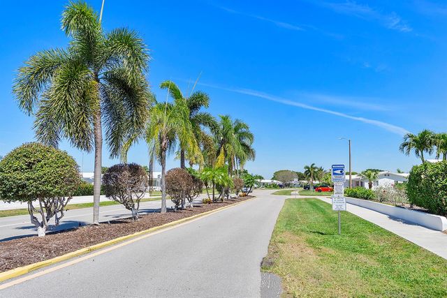 1115 Lake Terrace 111, Boynton Beach, FL 33426