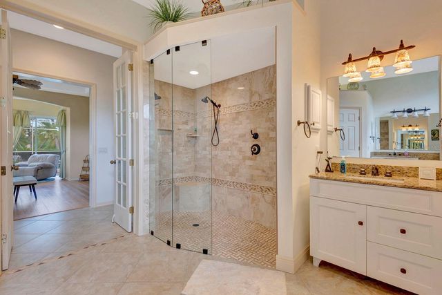 10005 CHERRY HILLS AVENUE CIRCLE, Bradenton, FL 34202