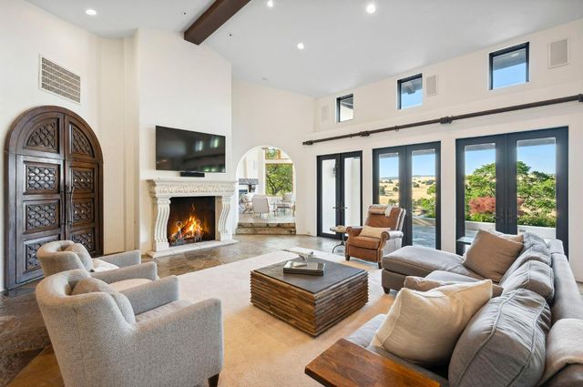 16960 Schell Rd, Oakdale, CA 95361