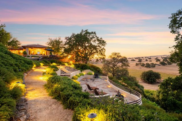 16960 Schell Rd, Oakdale, CA 95361