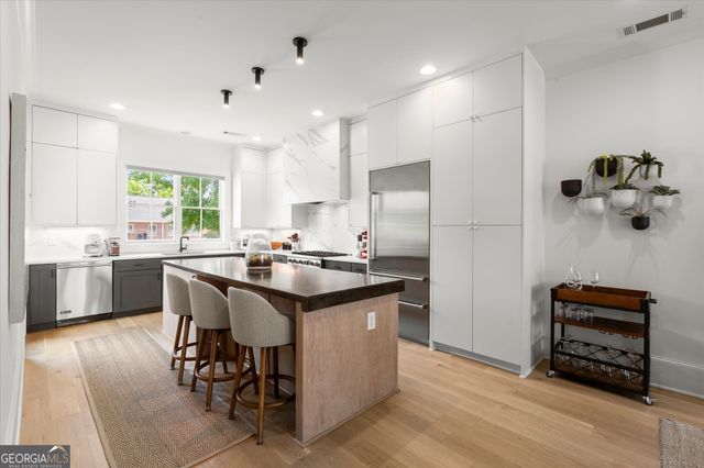 3667 Peachtree Road NE 1, Atlanta, GA 30319