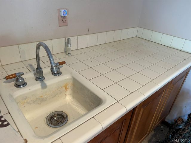 1285 Grange Hall Road, Holly Township, MI 48430