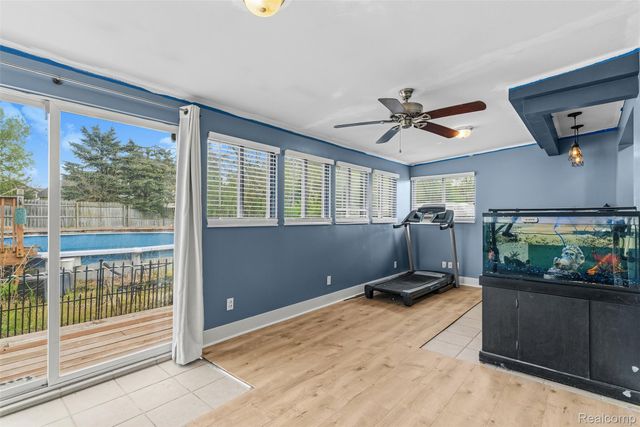 5710 Lake Grove Drive, White Lake Charter Township, MI 48383