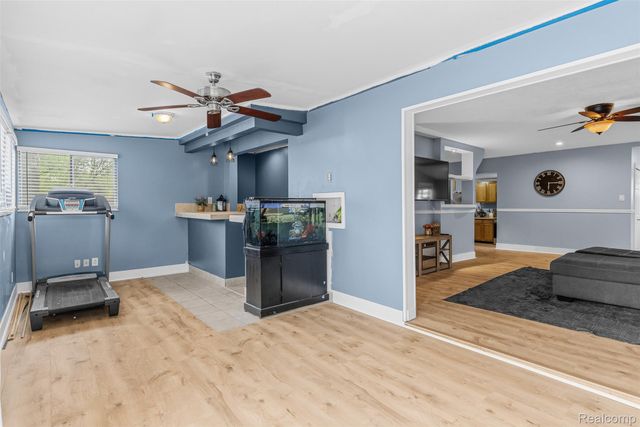 5710 Lake Grove Drive, White Lake Charter Township, MI 48383