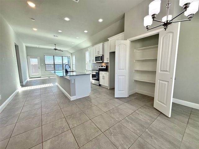 217 Pearl Street, Cleburne, TX 76031