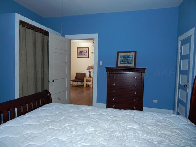 1004 Childress Street, Wellington, TX 79095