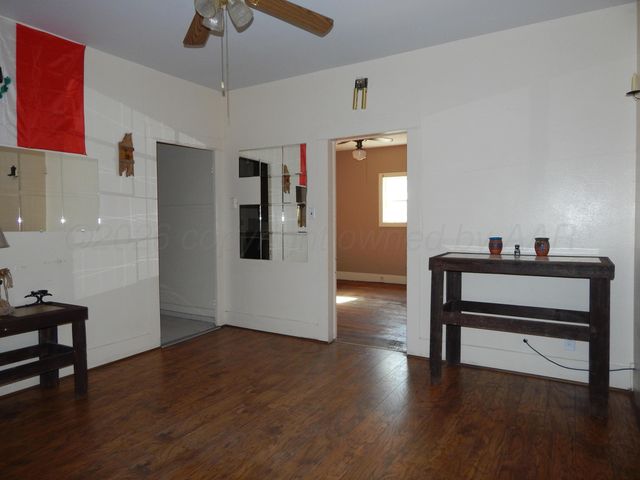 1004 Childress Street, Wellington, TX 79095