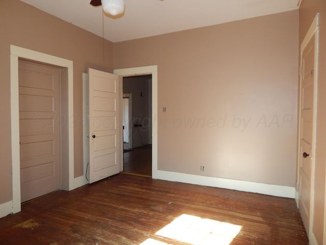 1004 Childress Street, Wellington, TX 79095