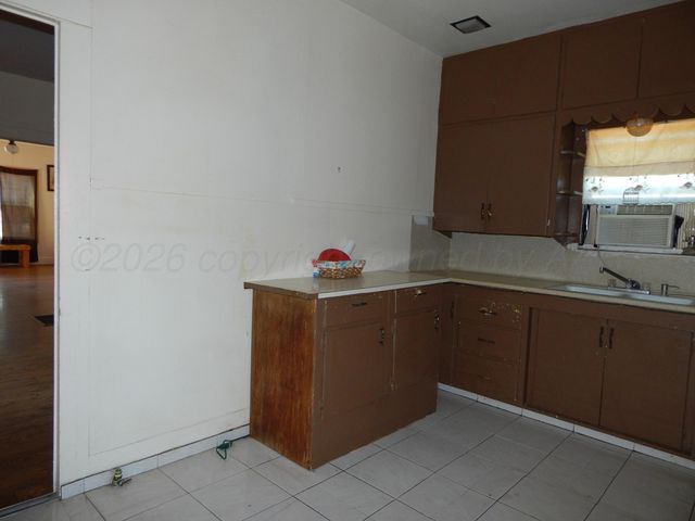 1004 Childress Street, Wellington, TX 79095