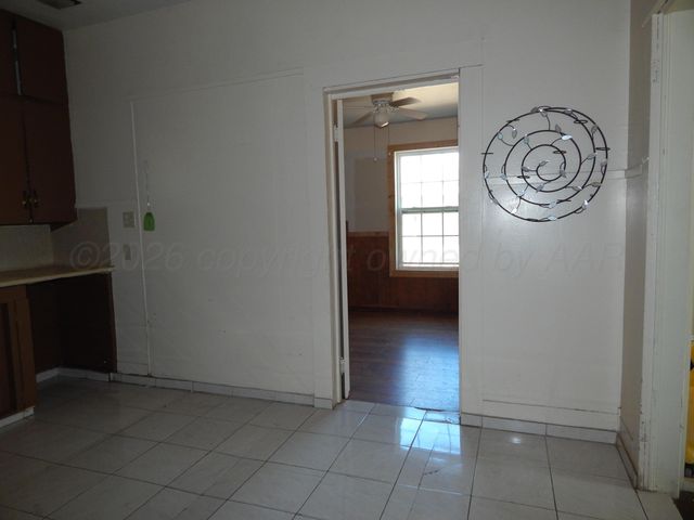 1004 Childress Street, Wellington, TX 79095