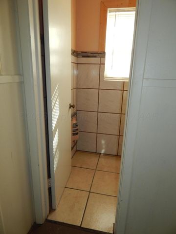 1004 Childress Street, Wellington, TX 79095