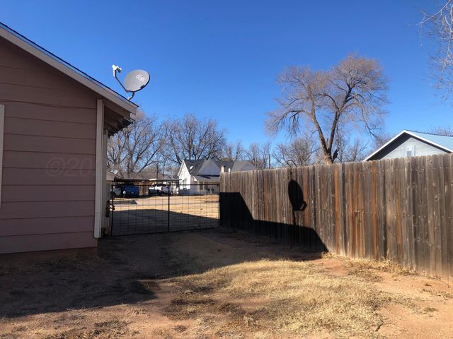 1004 Childress Street, Wellington, TX 79095