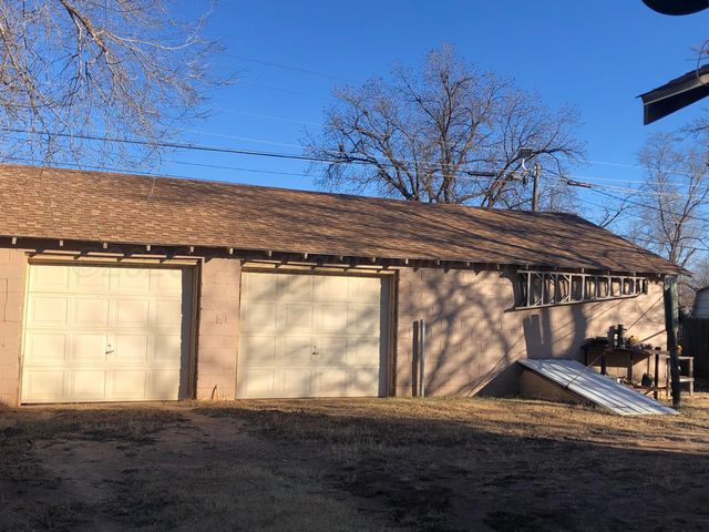 1004 Childress Street, Wellington, TX 79095