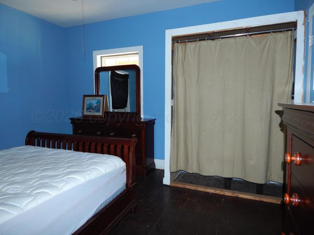 1004 Childress Street, Wellington, TX 79095