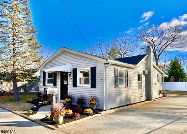 53 Newark Ave, Spotswood Boro, NJ 08884