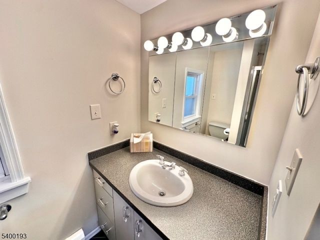 53 Newark Ave, Spotswood Boro, NJ 08884