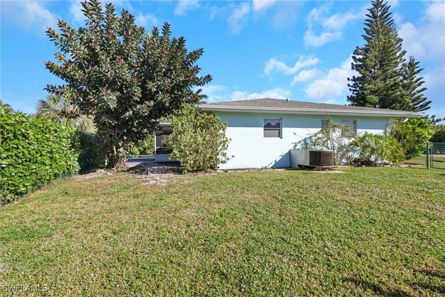 105 Valley DR, Bonita Springs, FL 34134