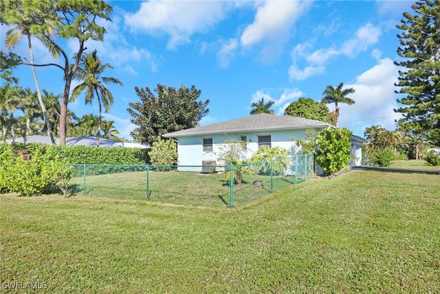 105 Valley DR, Bonita Springs, FL 34134