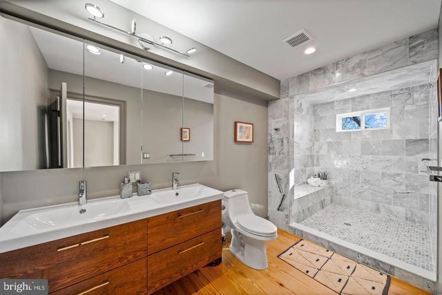 227 GRAPE ST, Philadelphia, PA 19128