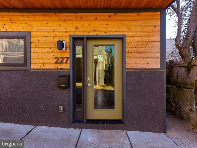 227 GRAPE ST, Philadelphia, PA 19128