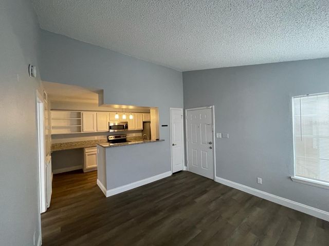 5500 DEVONBRIAR WAY 212, Orlando, FL 32822